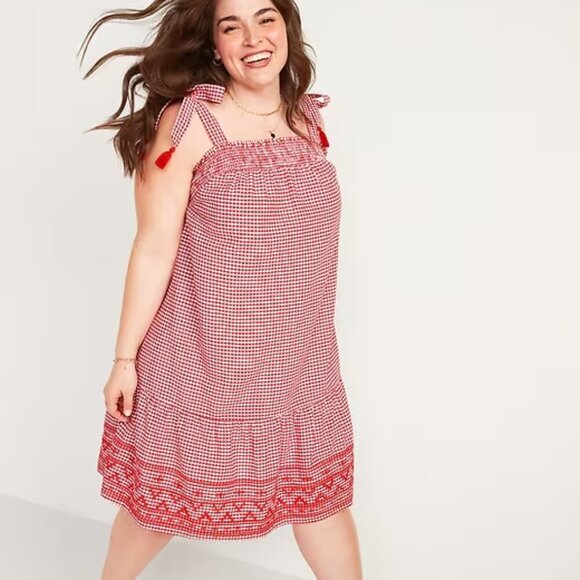 Old Navy Dresses & Skirts - Old Navy Sundress Red & White Gingham Embroidered Hem Tassel Tie Straps size 4X